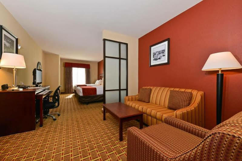 Comfort Worth Hotel